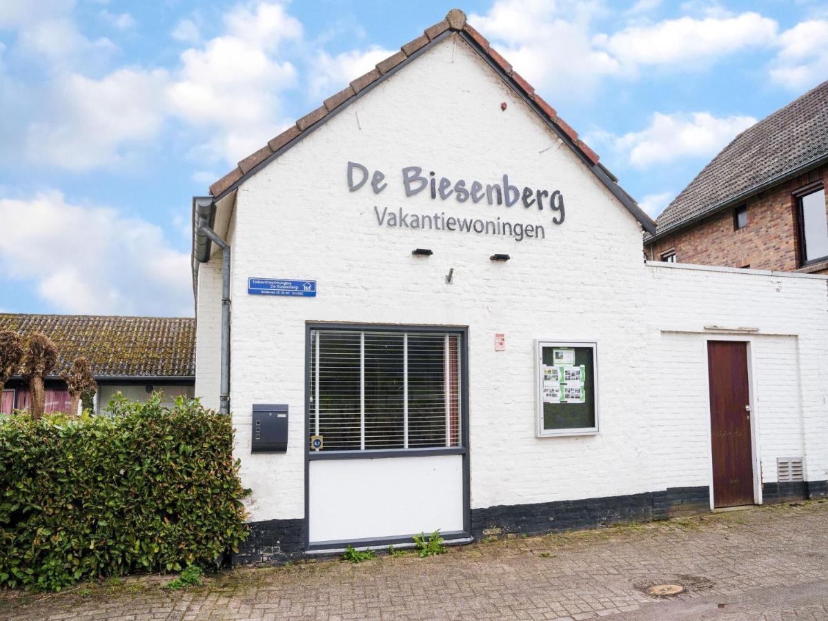 Serene Holiday Home In Ulestraten Buitenkant foto